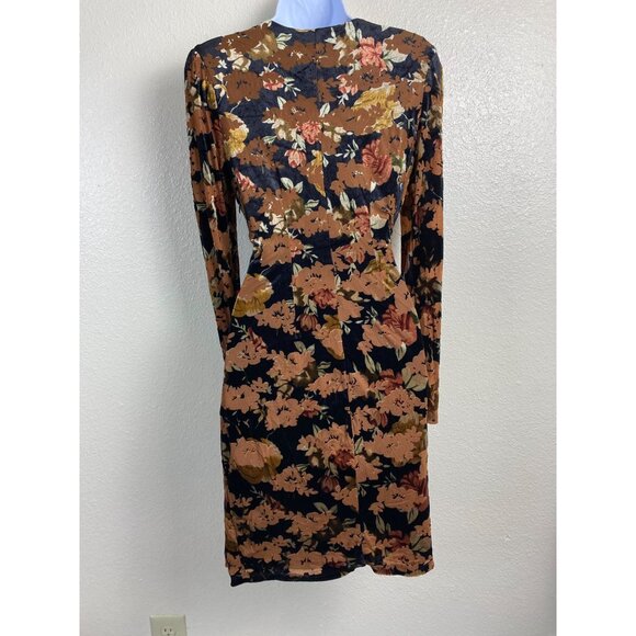 ASTR The Label Velvet Burnout Floral Lanita Wrap Dress Size Medium Long Sleeve - Picture 4 of 16